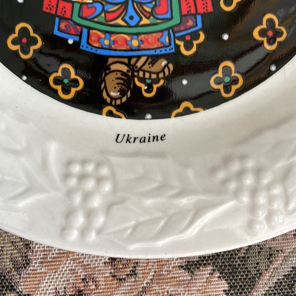 Domestications Holiday Traditions of the World, Babushka of Ukraine. - Picture 3 of 11